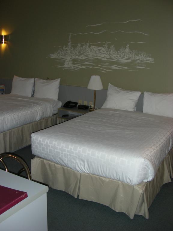 Hotel Days By Wyndham Ste. Helene-de-bagot 3*