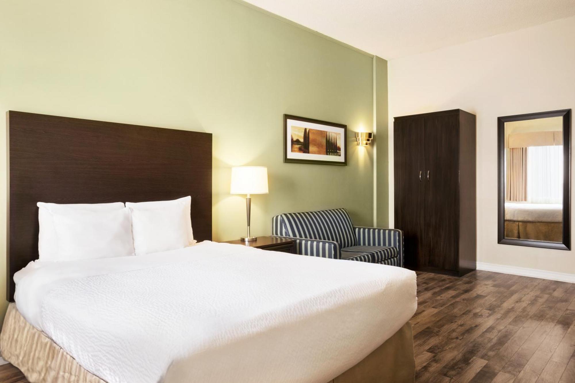 Days By Wyndham Ste. Helene-de-bagot Hotel 3*